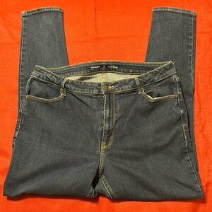 Old Navy Super Skinny Jeans size 18 Long